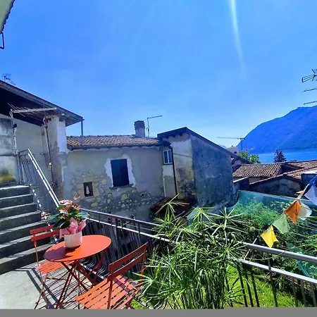 Il Carebbio - A R T & D E Si G N Apartment Sale Marasino
