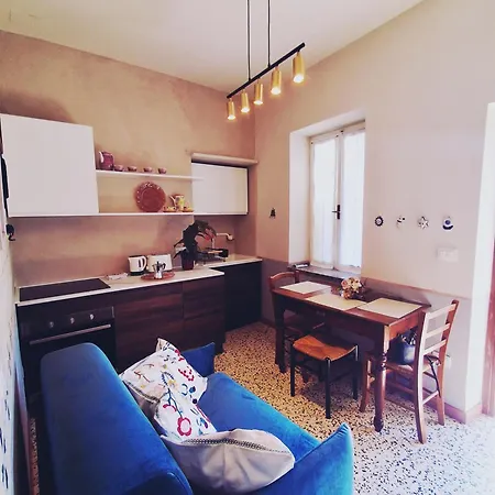 Il Carebbio - A R T & D E Si G N Apartment *